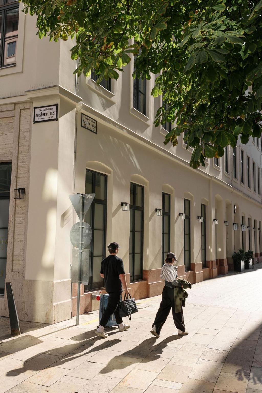 Hotel Gin Budapesta Exterior foto